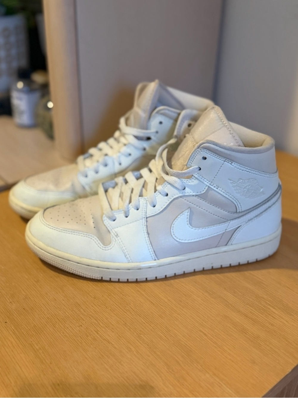 NIKE AIR JORDAN 1 RETRO MID LEGEND
